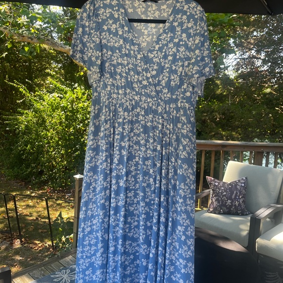BloomChic Dresses & Skirts - BloomChic Blue and White Floral Maxi Dress
